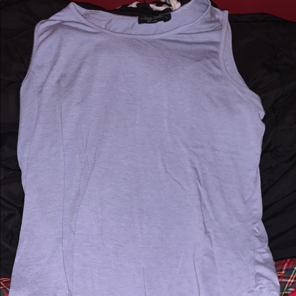 sleeveless shirt